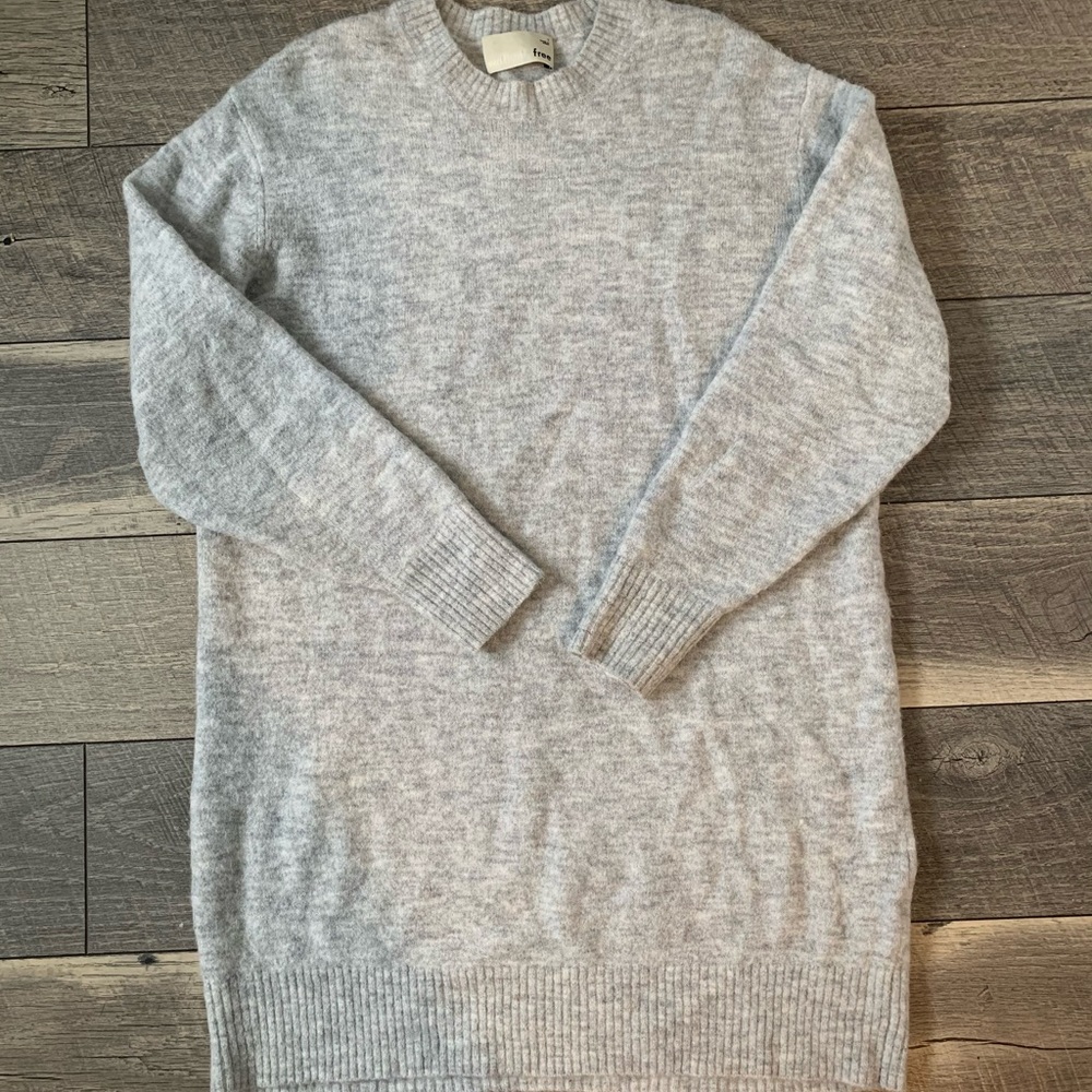 Aritzia Wilfred Free Knit Sweater